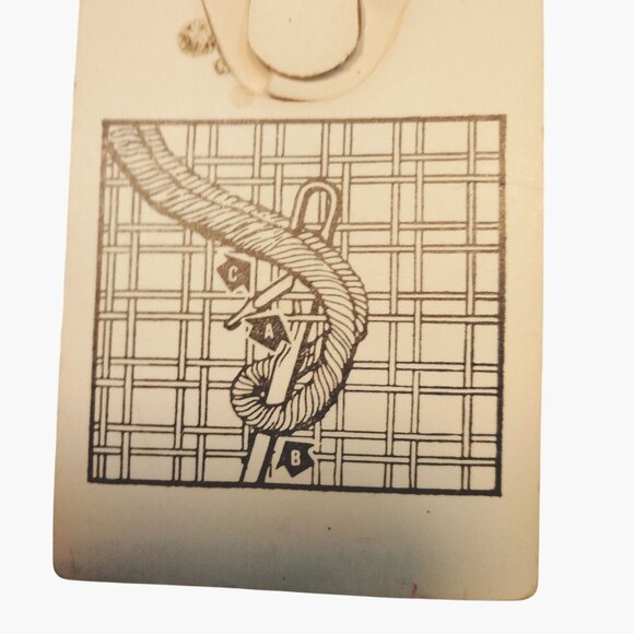 Susan Bates Latch Hook Rug Tool Wood Handle Vintage New on Card - Picture 3 of 8